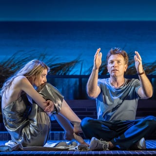 Ewan McGregor (Henry Solness), Elizabeth Debicki (Mathilde), Kate Fleetwood (Elena Solness). photo by Johan Persson